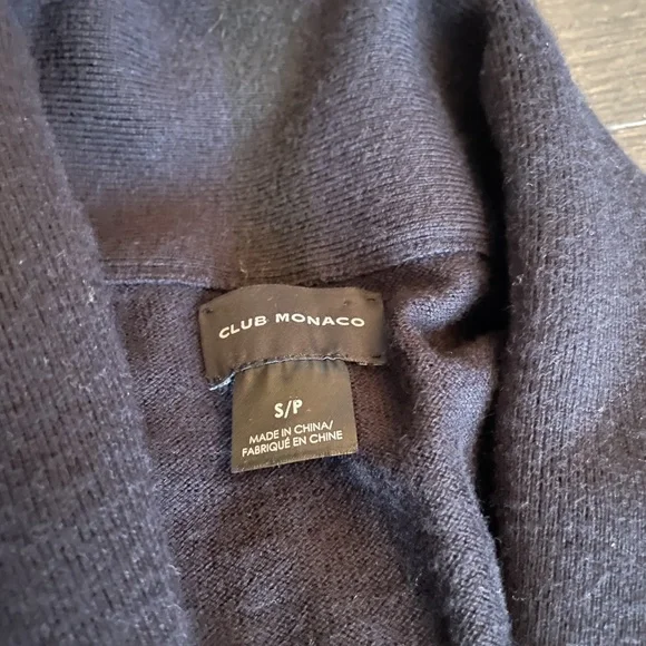 Capsule Tops Wardrobe - Picture 11 of 12